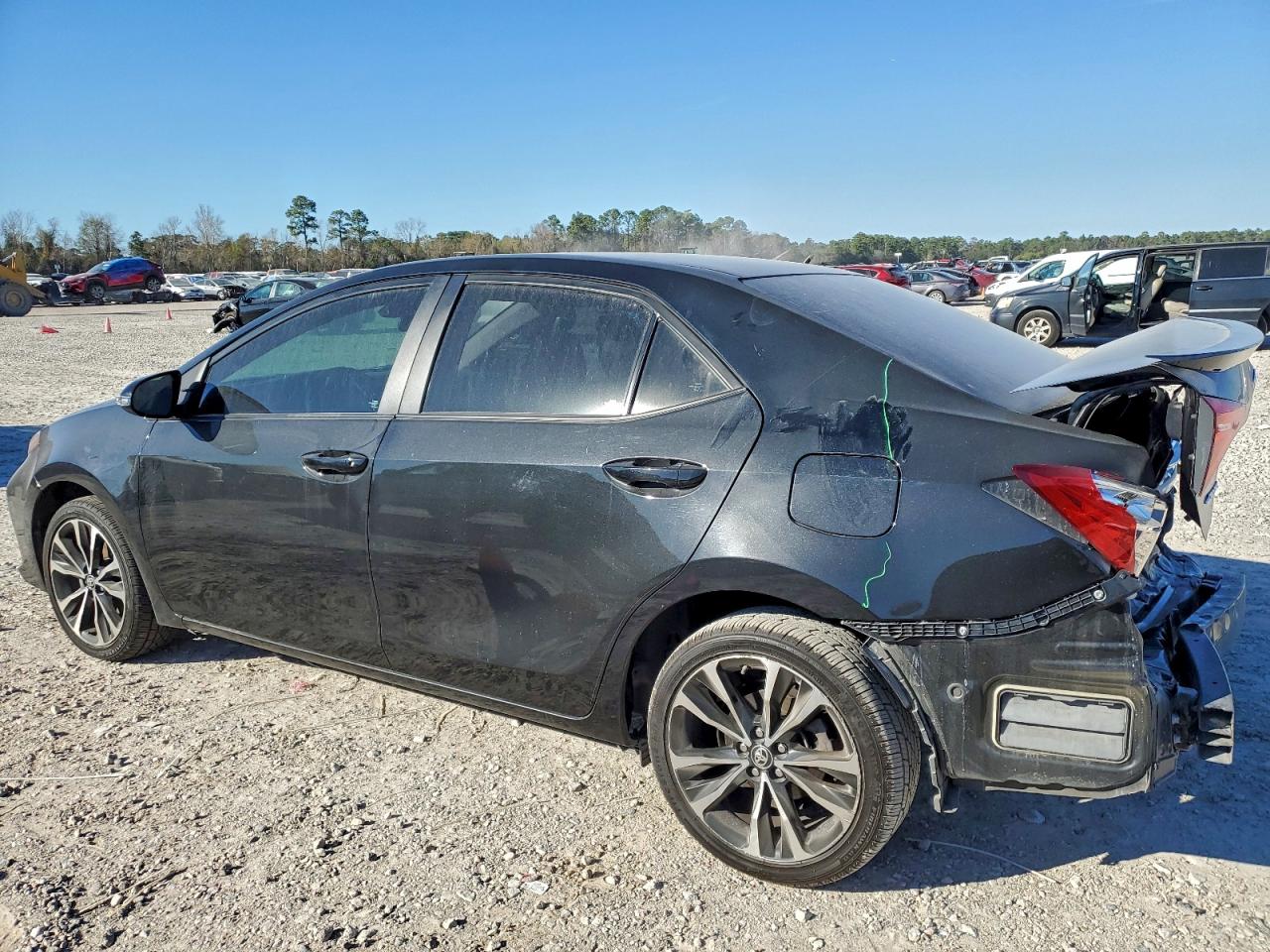 Toyota Corolla L Image 13