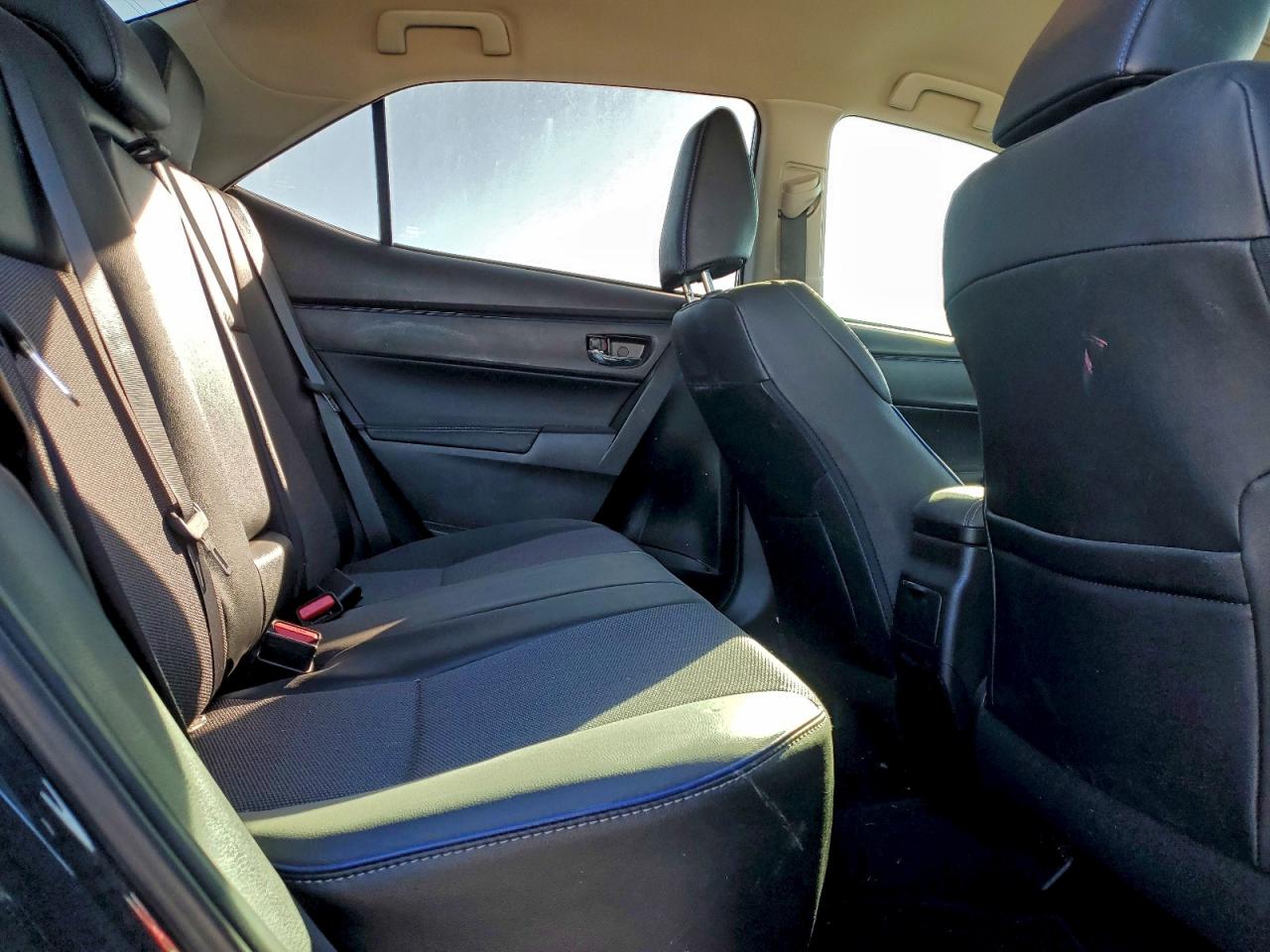 Toyota Corolla L Image 5