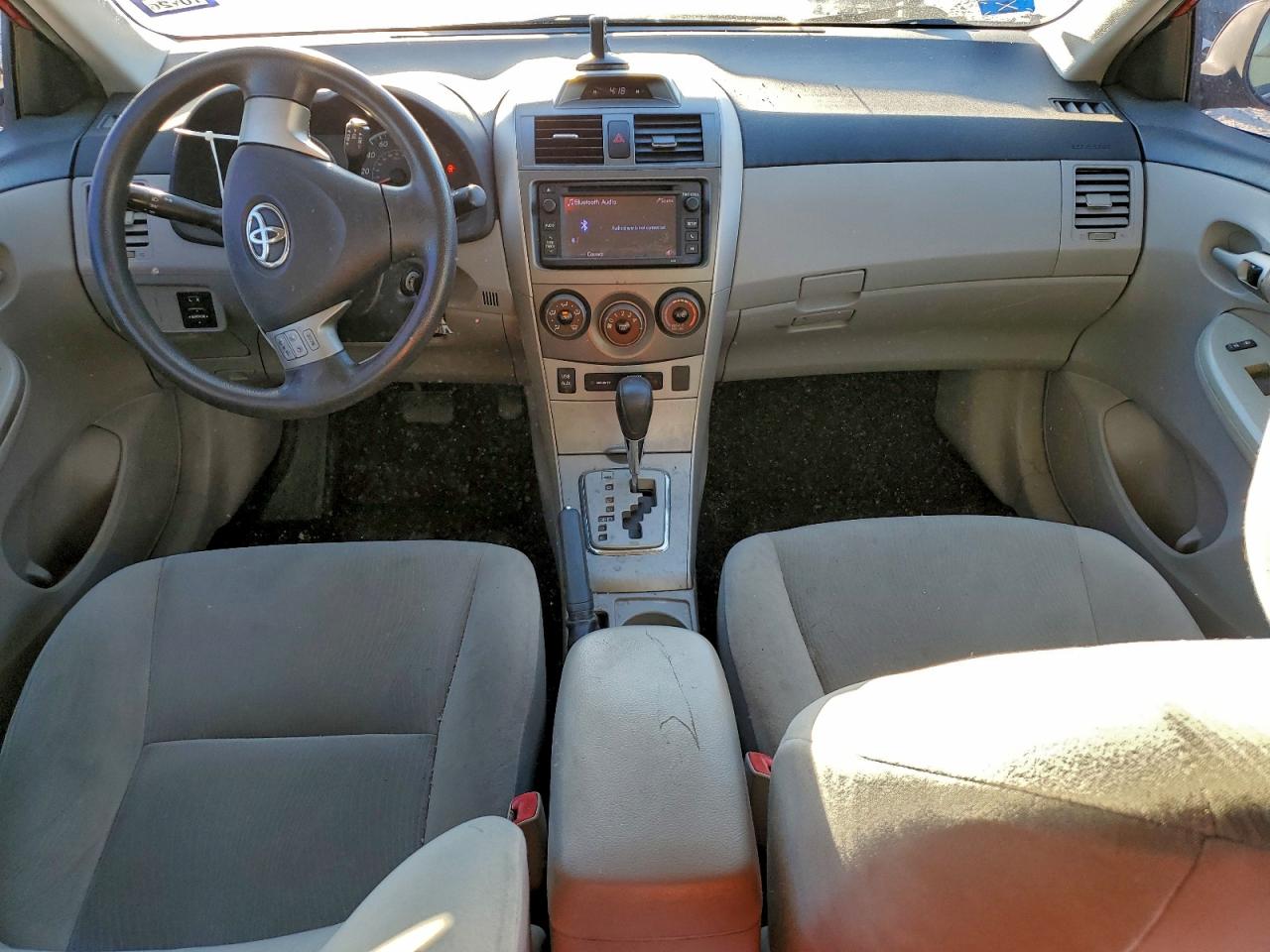 Toyota Corolla Base Image 8