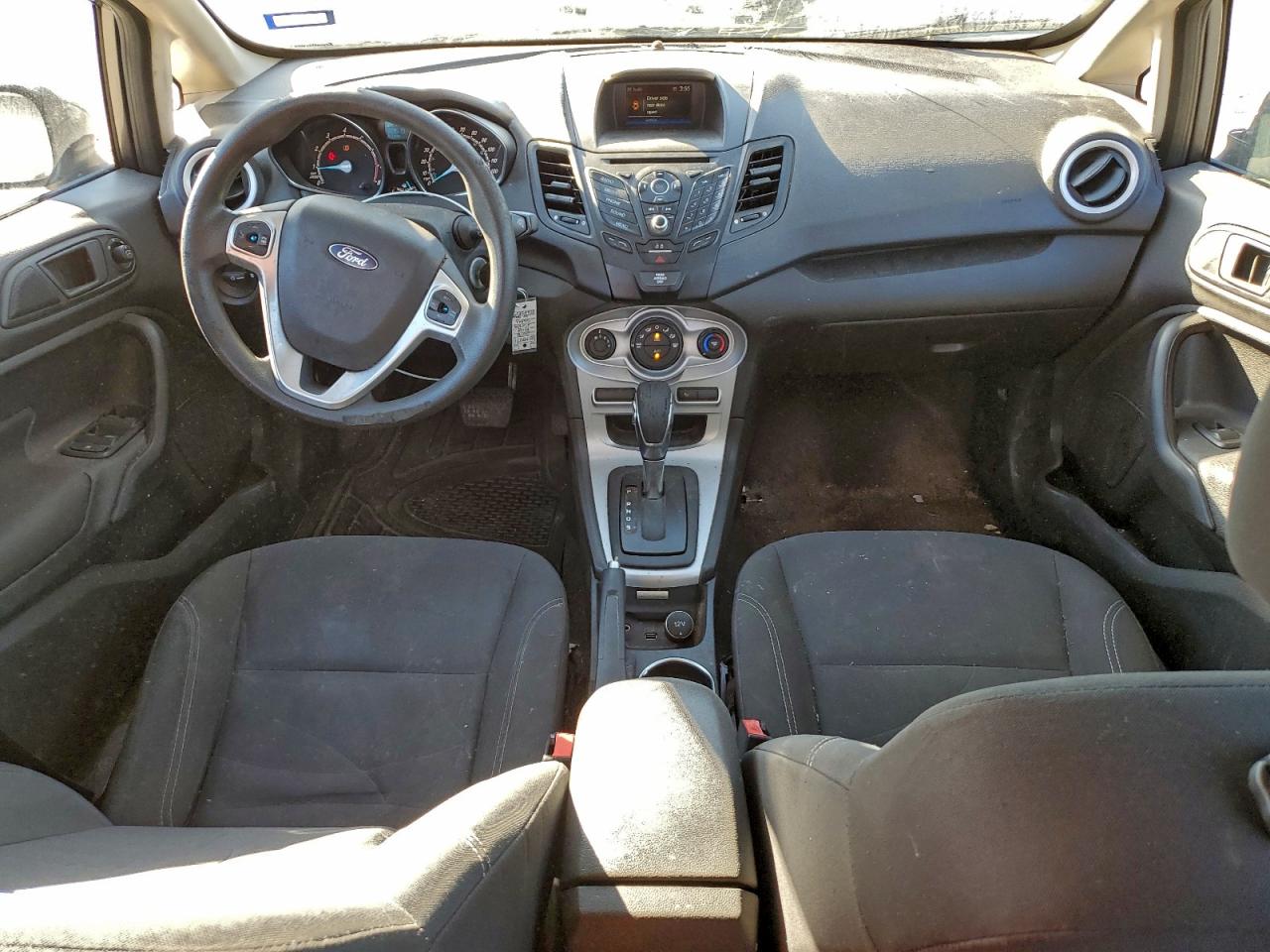 Ford Fiesta Se Image 11