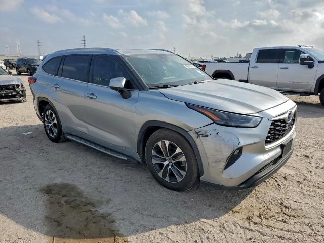 Toyota Highlander Hybrid Xle Image 8