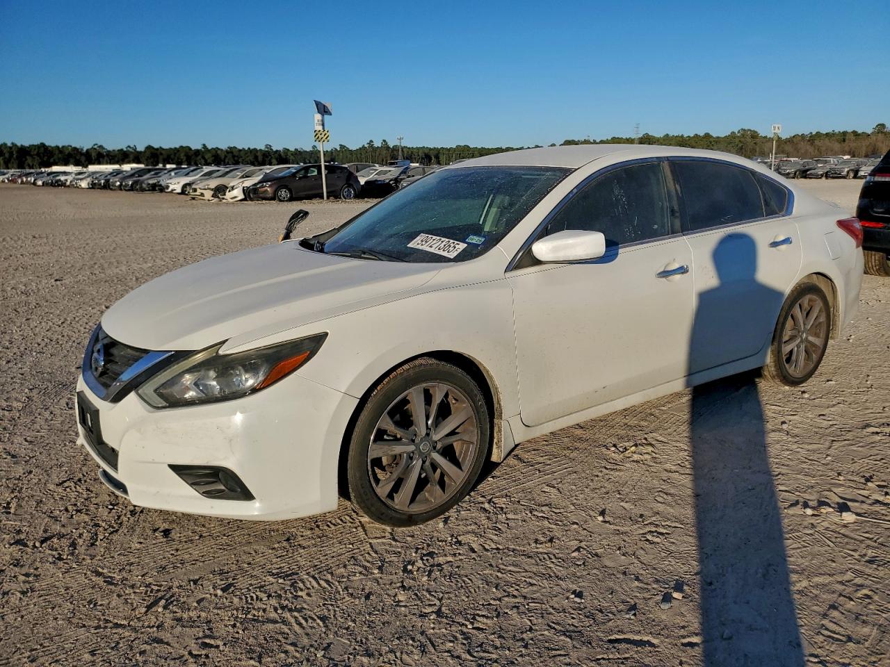 Nissan Altima 2.5 Image 1