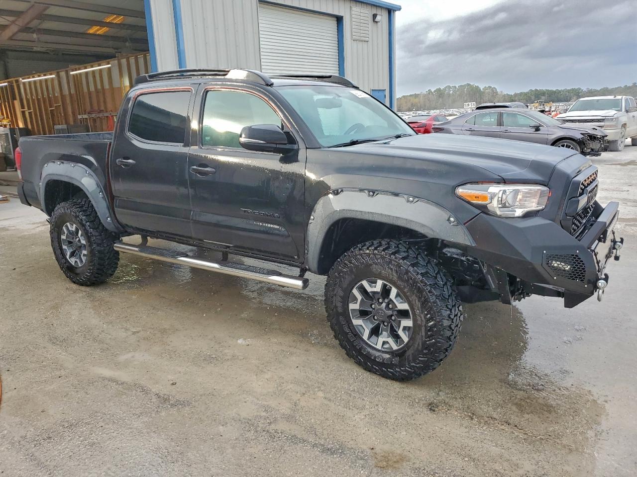 Toyota Tacoma Double Cab Image 12
