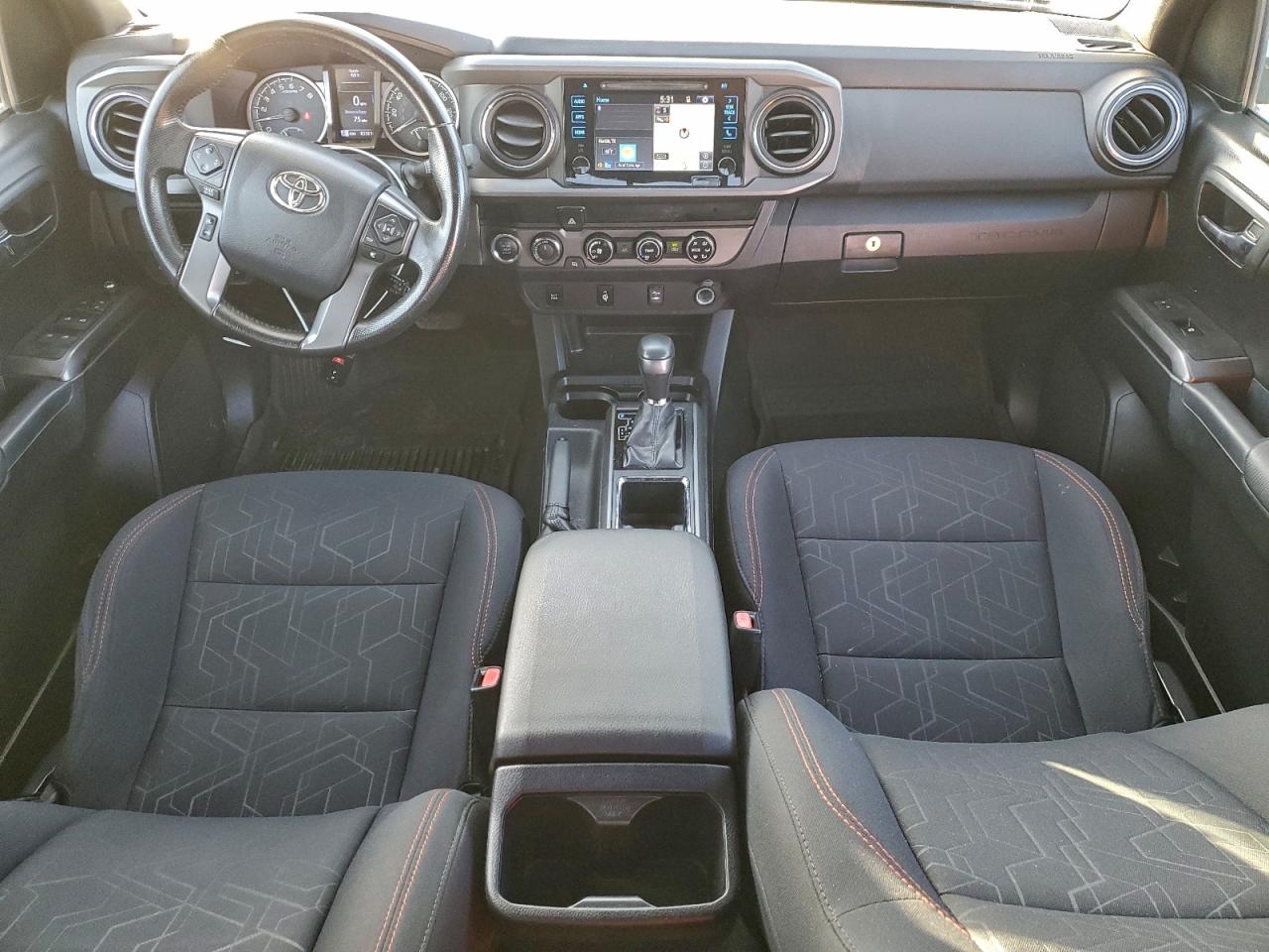 Toyota Tacoma Double Cab Image 11