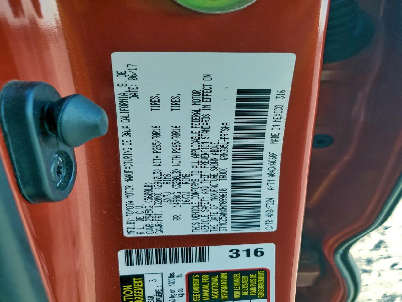 Toyota Tacoma Double Cab Image 7