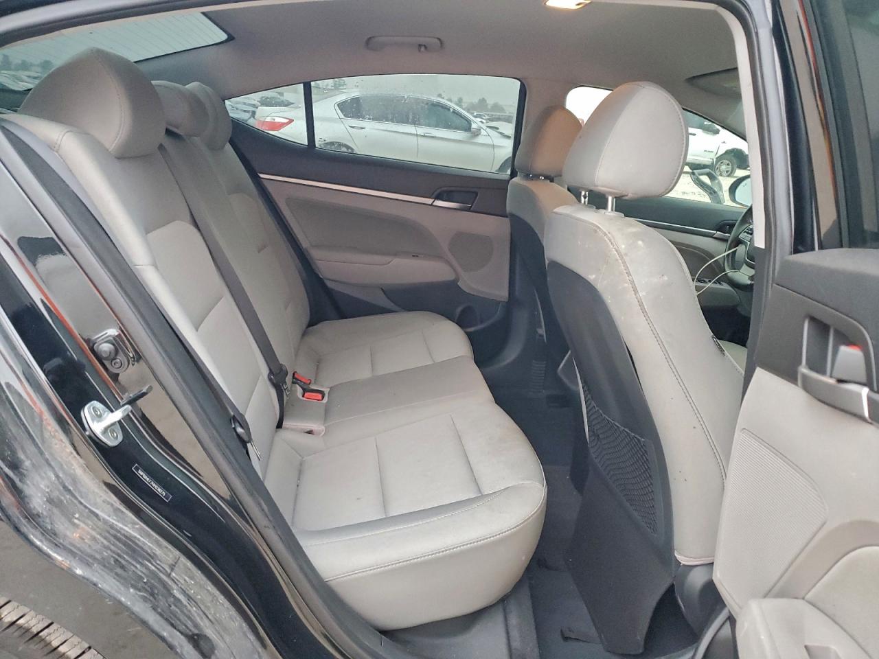 Hyundai ELANTRA Se Image 6