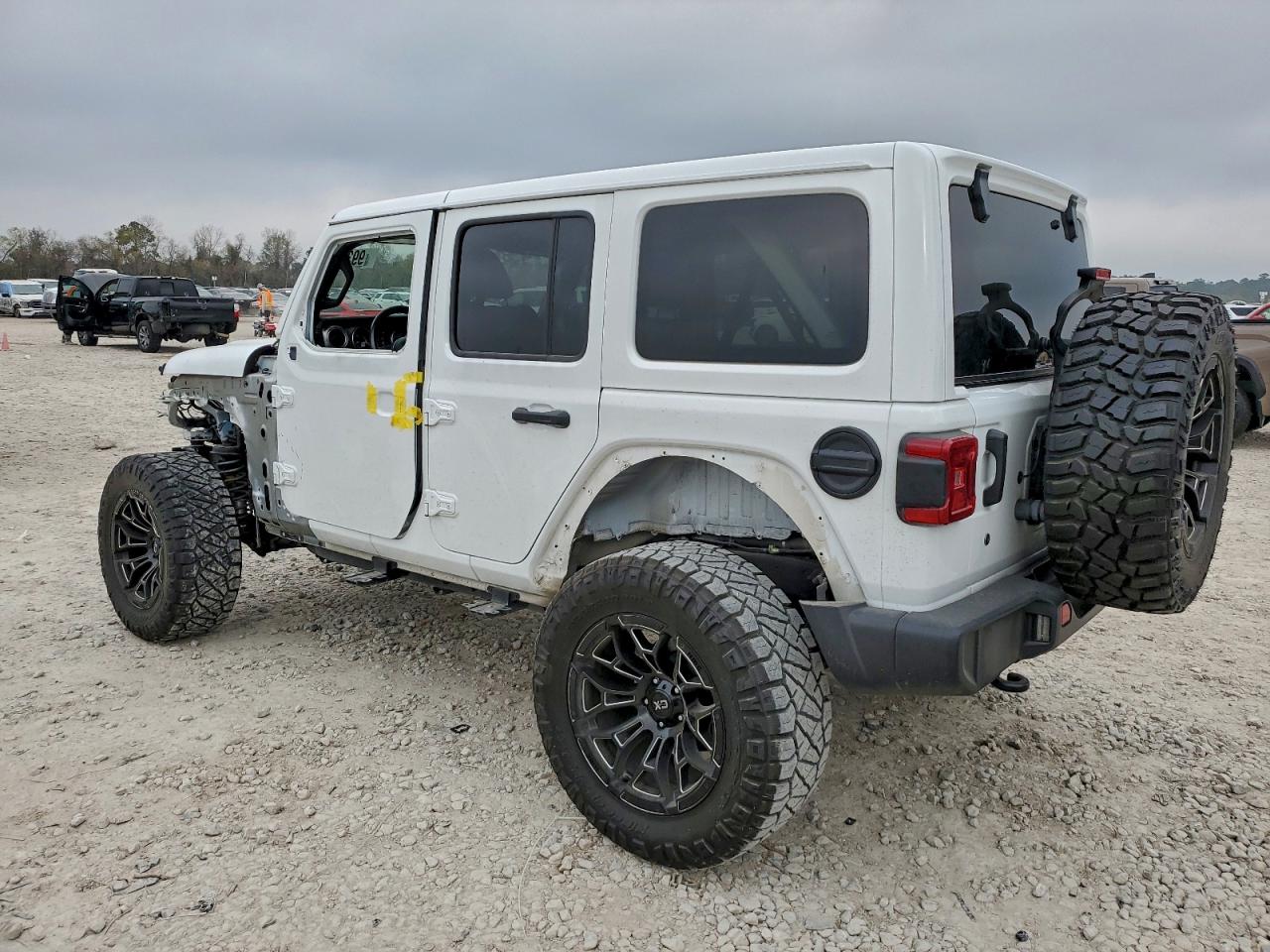 Jeep Wrangler Sahara Image 3