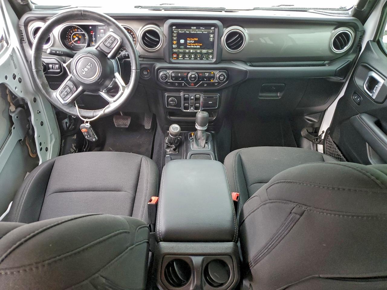 Jeep Wrangler Sahara Image 6