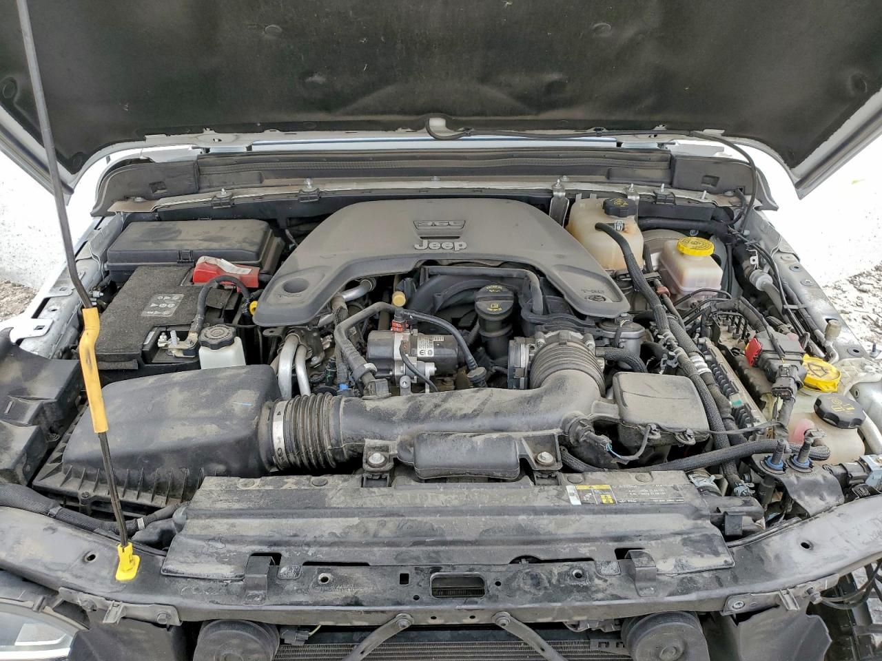 Jeep Wrangler Sahara Image 11