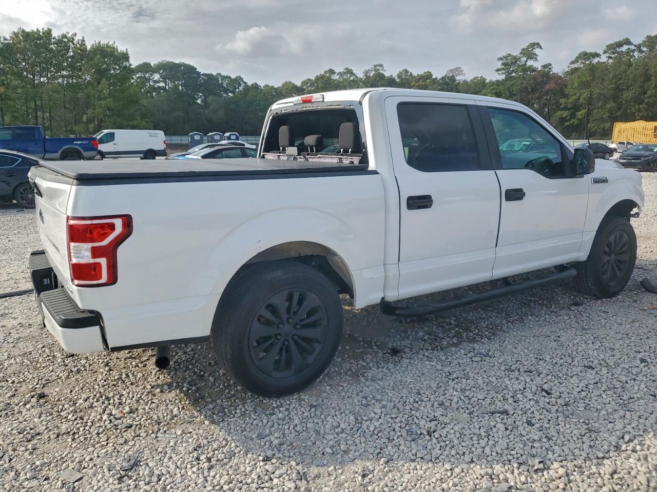 Ford F-150 Supercrew Image 11