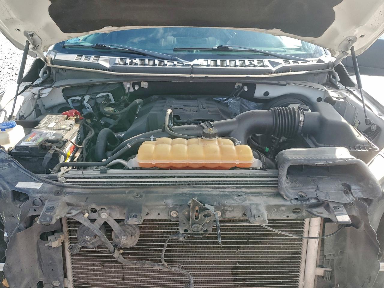 Ford F-150 Supercrew Image 6