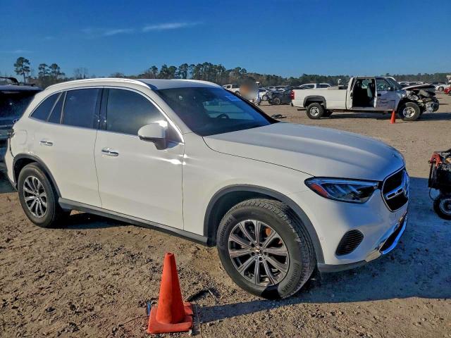 Mercedes-Benz GLC 300 Image 4