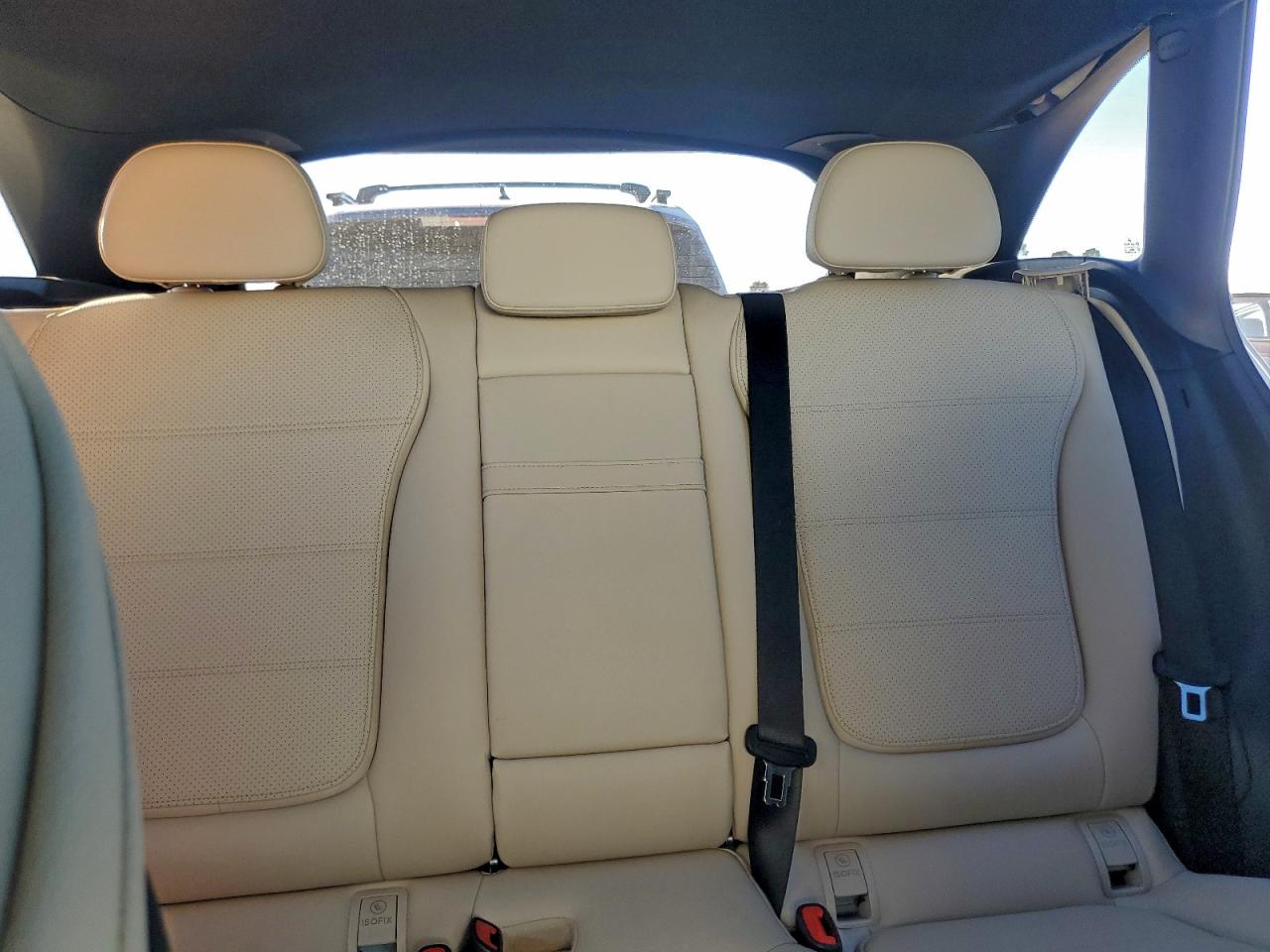 Mercedes-Benz GLC 300 Image 8