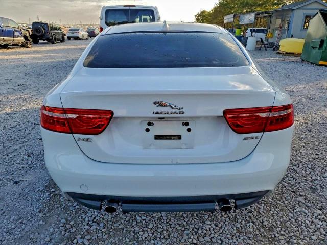 Jaguar XE Premium Image 6