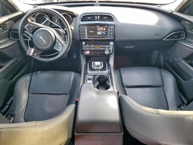 Jaguar XE Premium Image 12