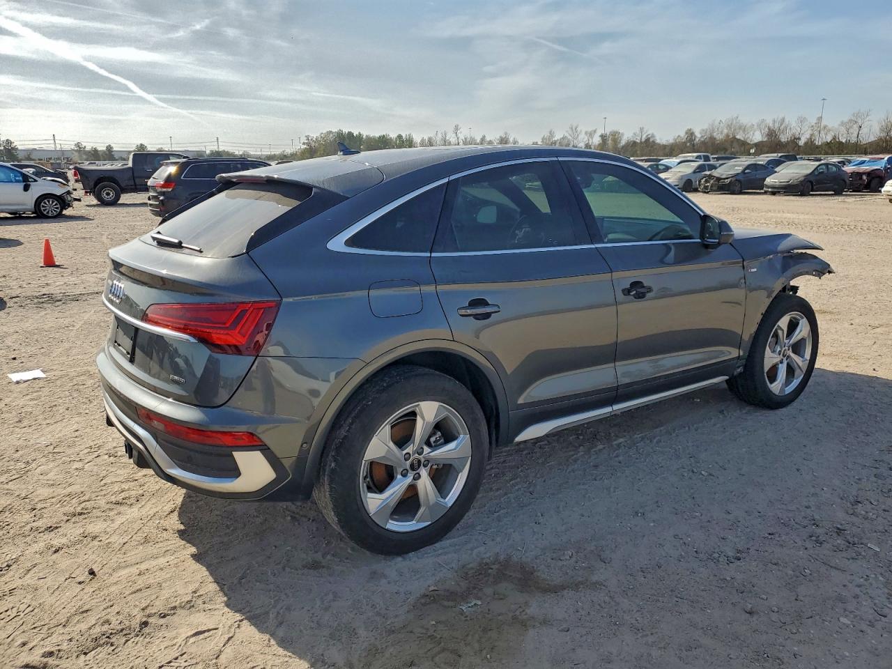 Audi Q5 Sportback Prestige 45 Image 3