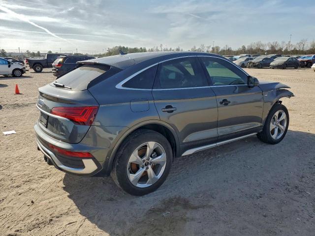 Audi Q5 Sportback Prestige 45 Image 3