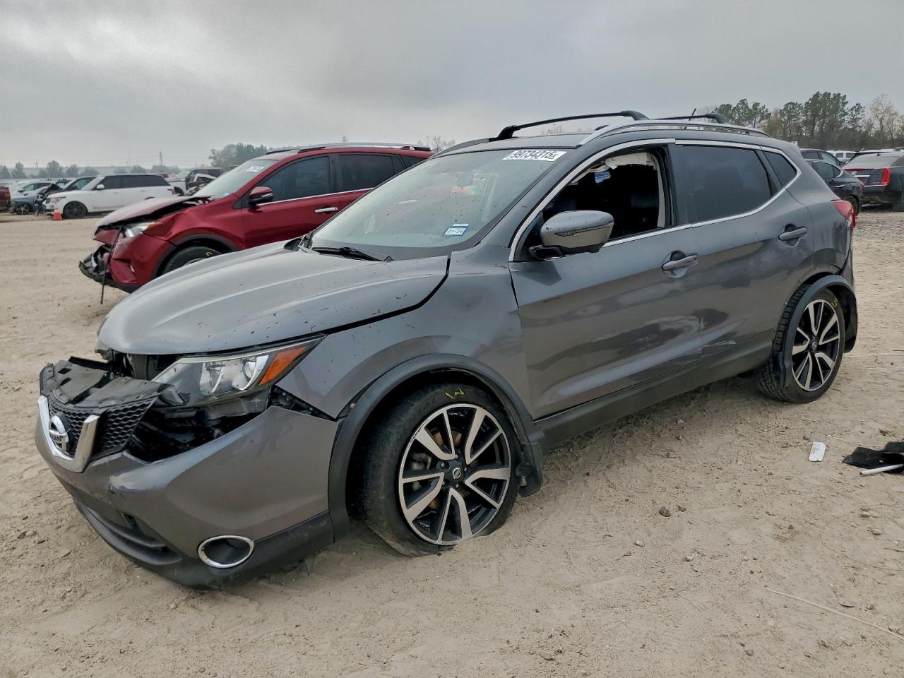 Nissan Rogue S Image 1