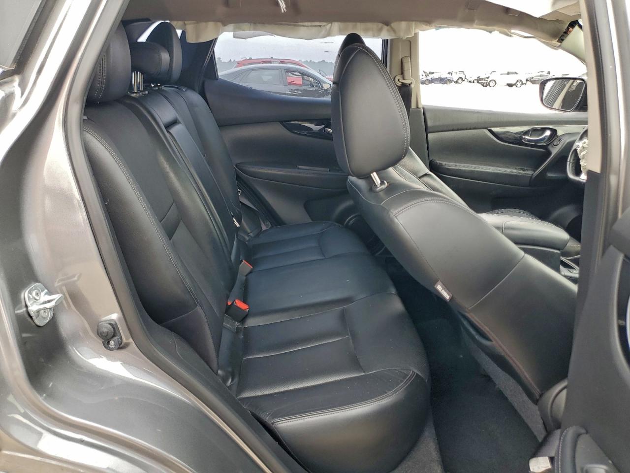 Nissan Rogue S Image 10