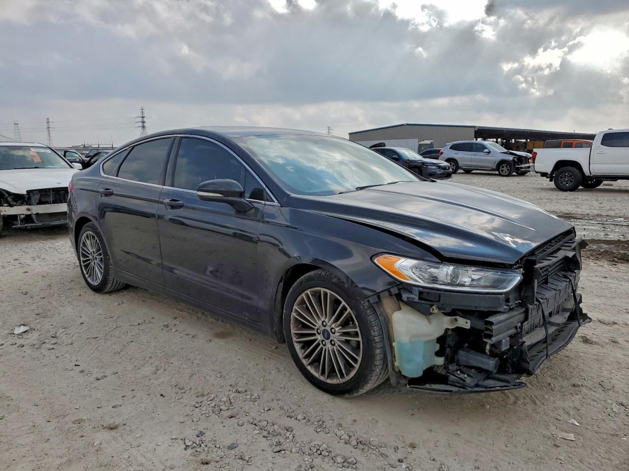 Ford Fusion Se Image 3