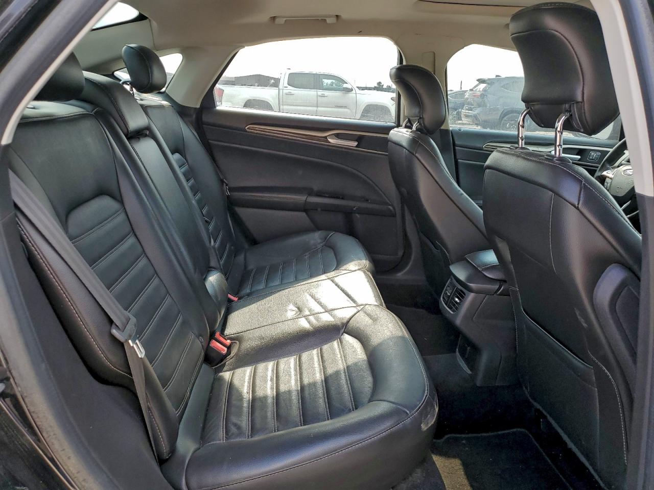 Ford Fusion Se Image 8