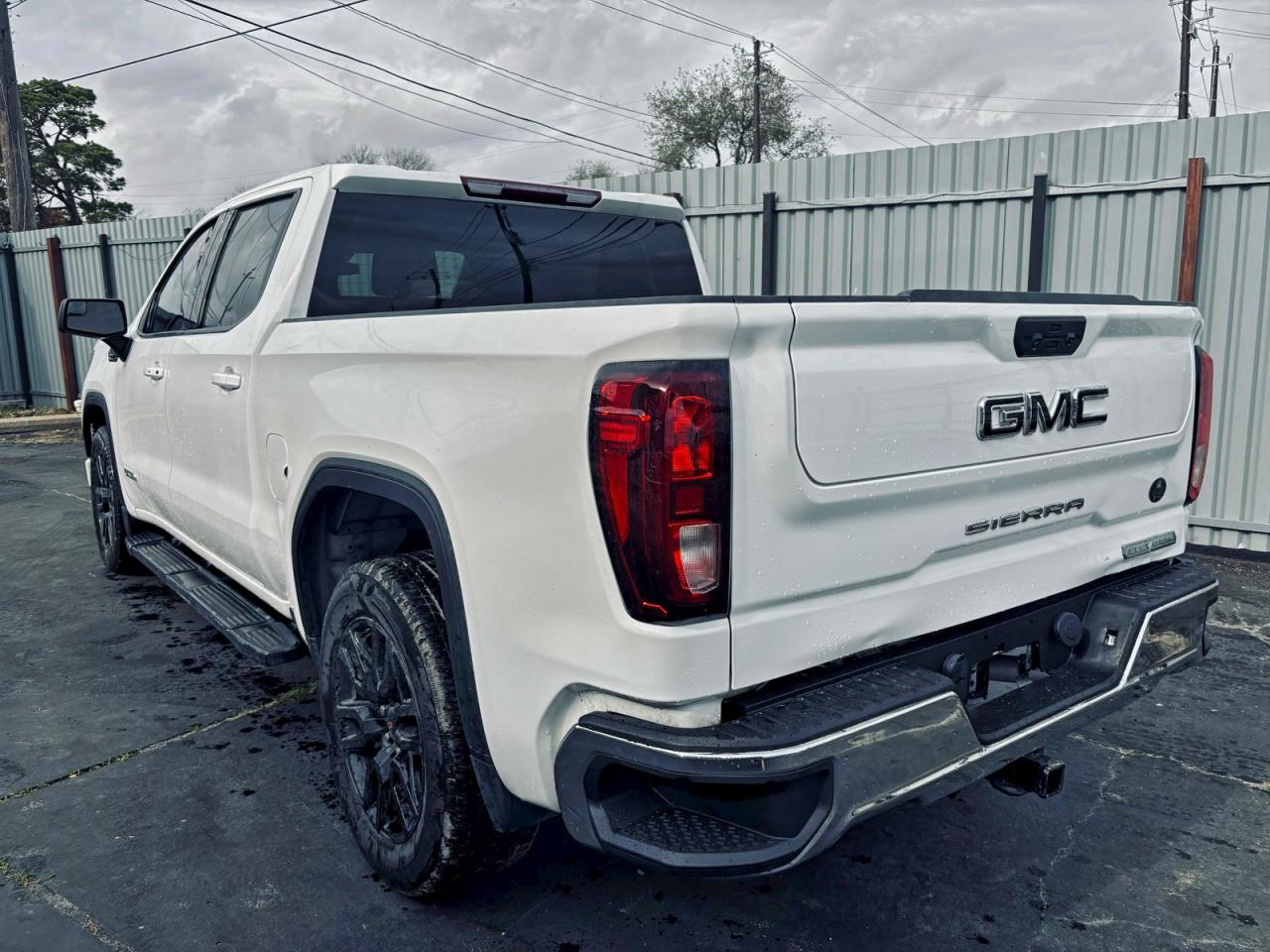 GMC Sierra C1500 Elevation Image 9