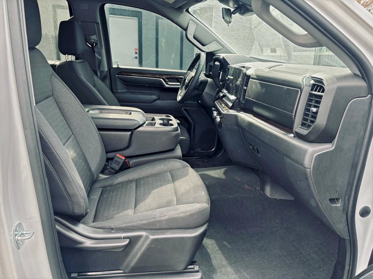 GMC Sierra C1500 Elevation Image 5