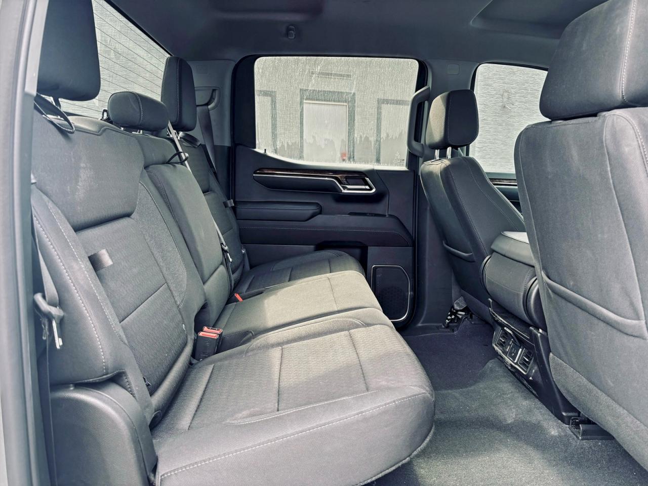 GMC Sierra C1500 Elevation Image 8