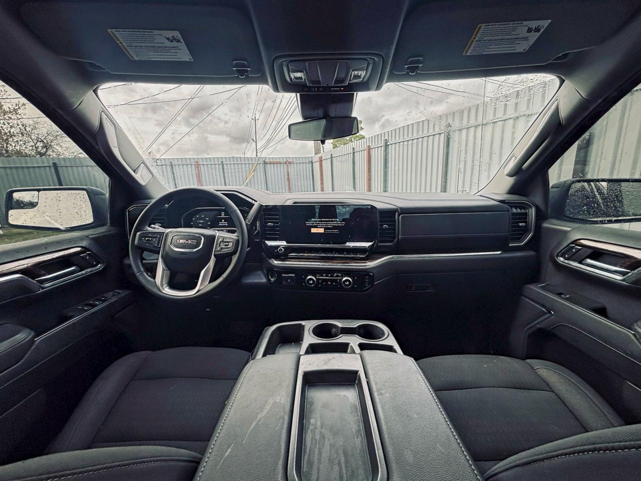 GMC Sierra C1500 Elevation Image 2