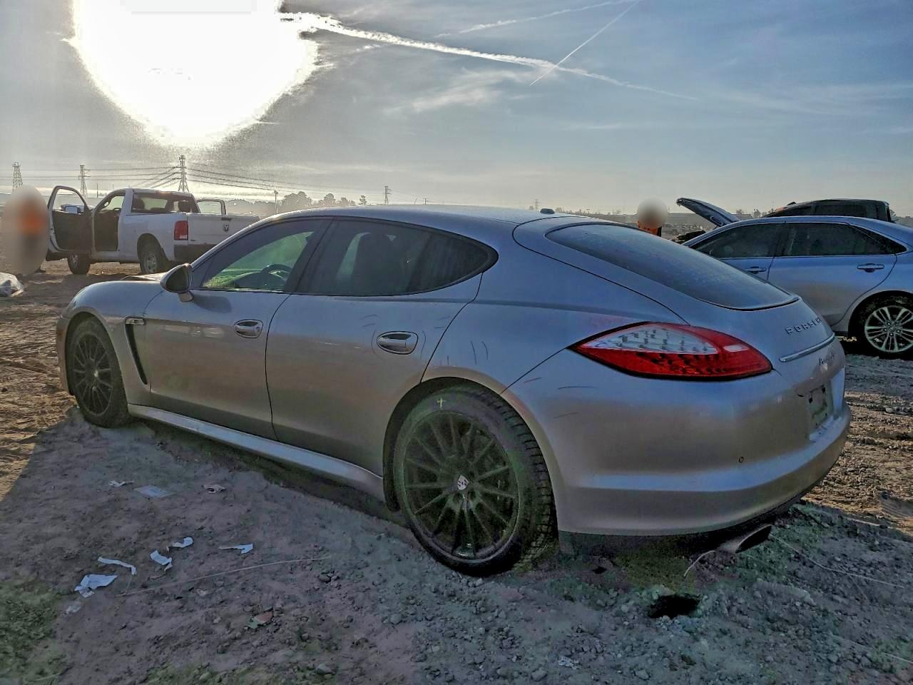 Porsche Panamera 2 Image 4