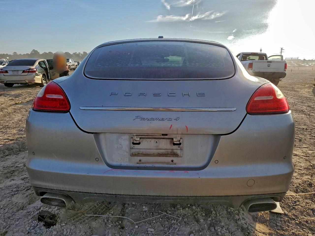 Porsche Panamera 2 Image 3