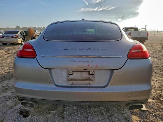Porsche Panamera 2 Image 3