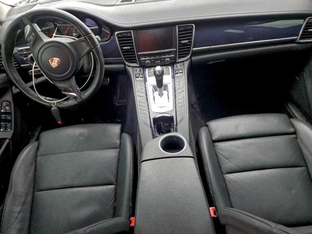 Porsche Panamera 2 Image 8
