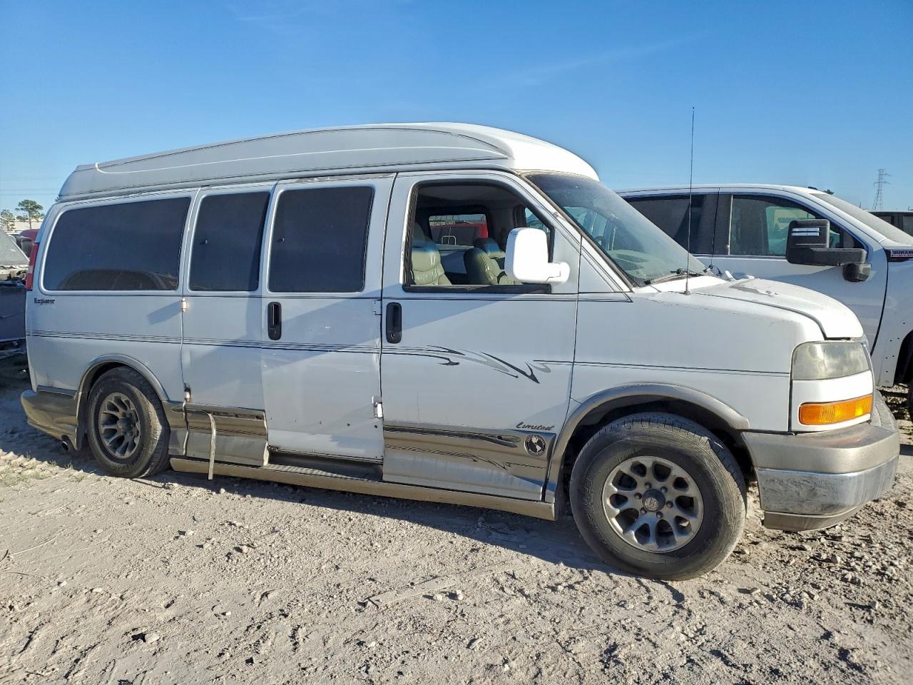 GMC Savana Rv G1500 Image 1
