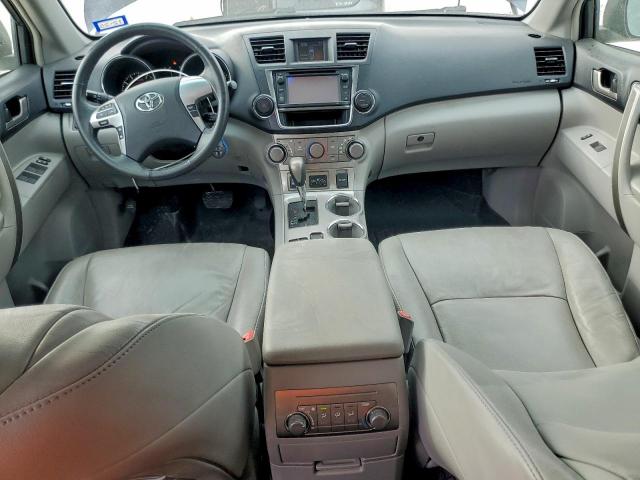 Toyota Highlander Base Image 8
