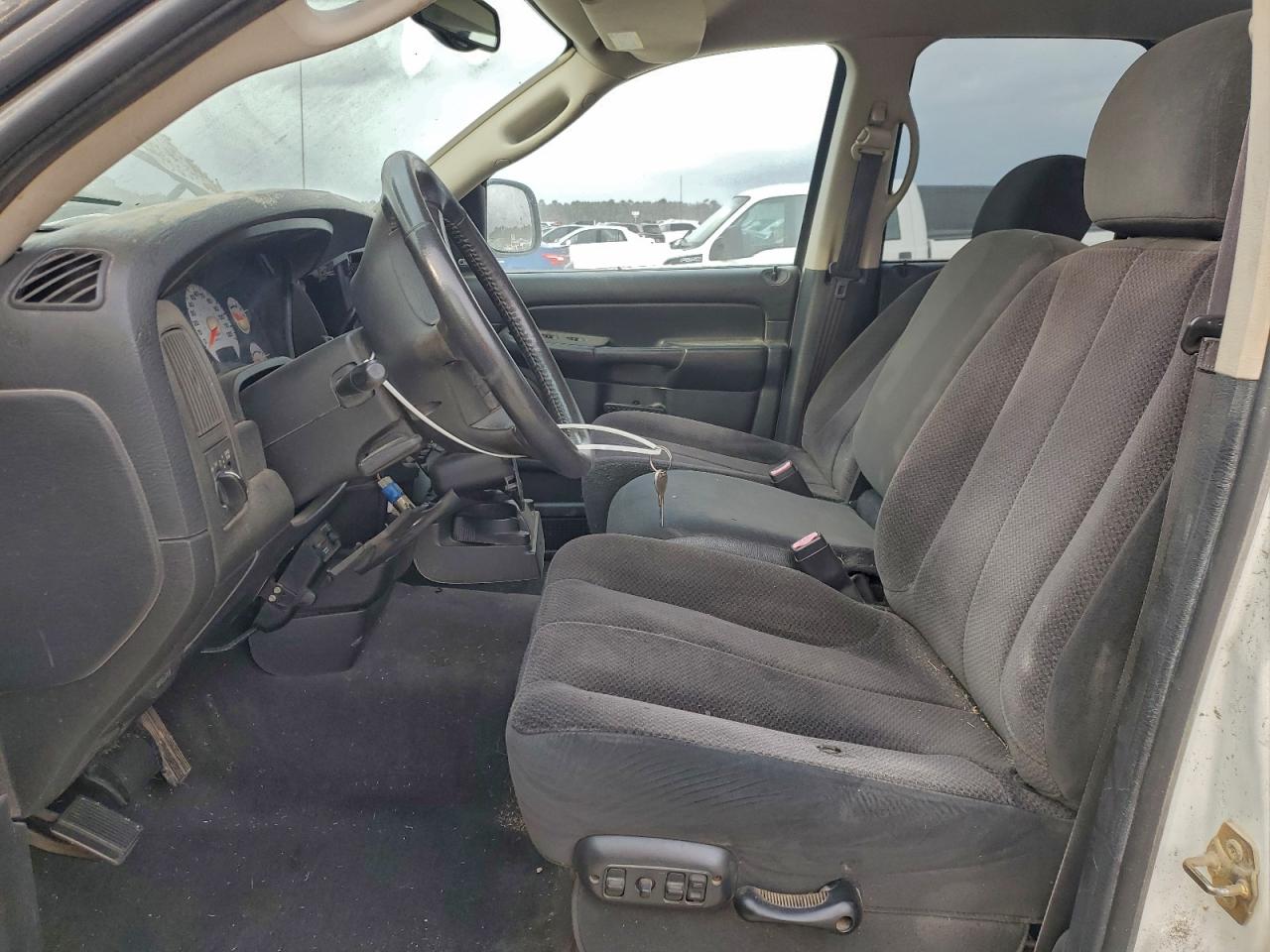 Dodge Ram 2500 St Image 7