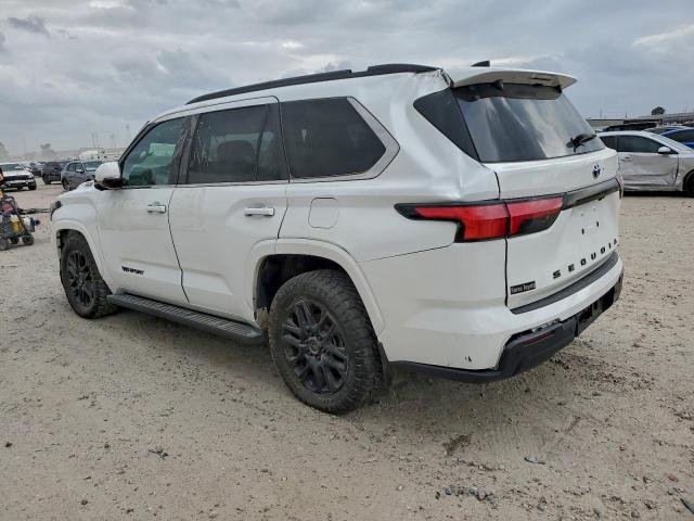 Toyota Sequoia Sr5 Image 2