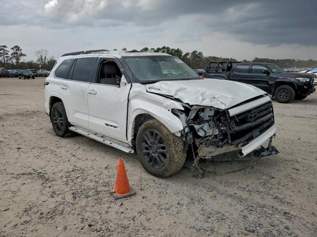 Toyota Sequoia Sr5 Image 3