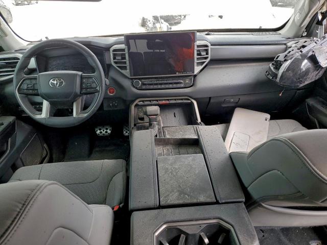 Toyota Sequoia Sr5 Image 9