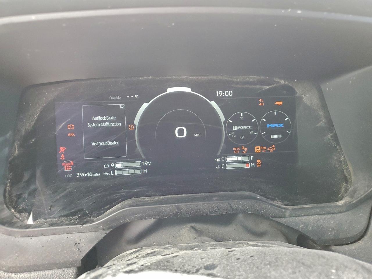 Toyota Sequoia Sr5 Image 12