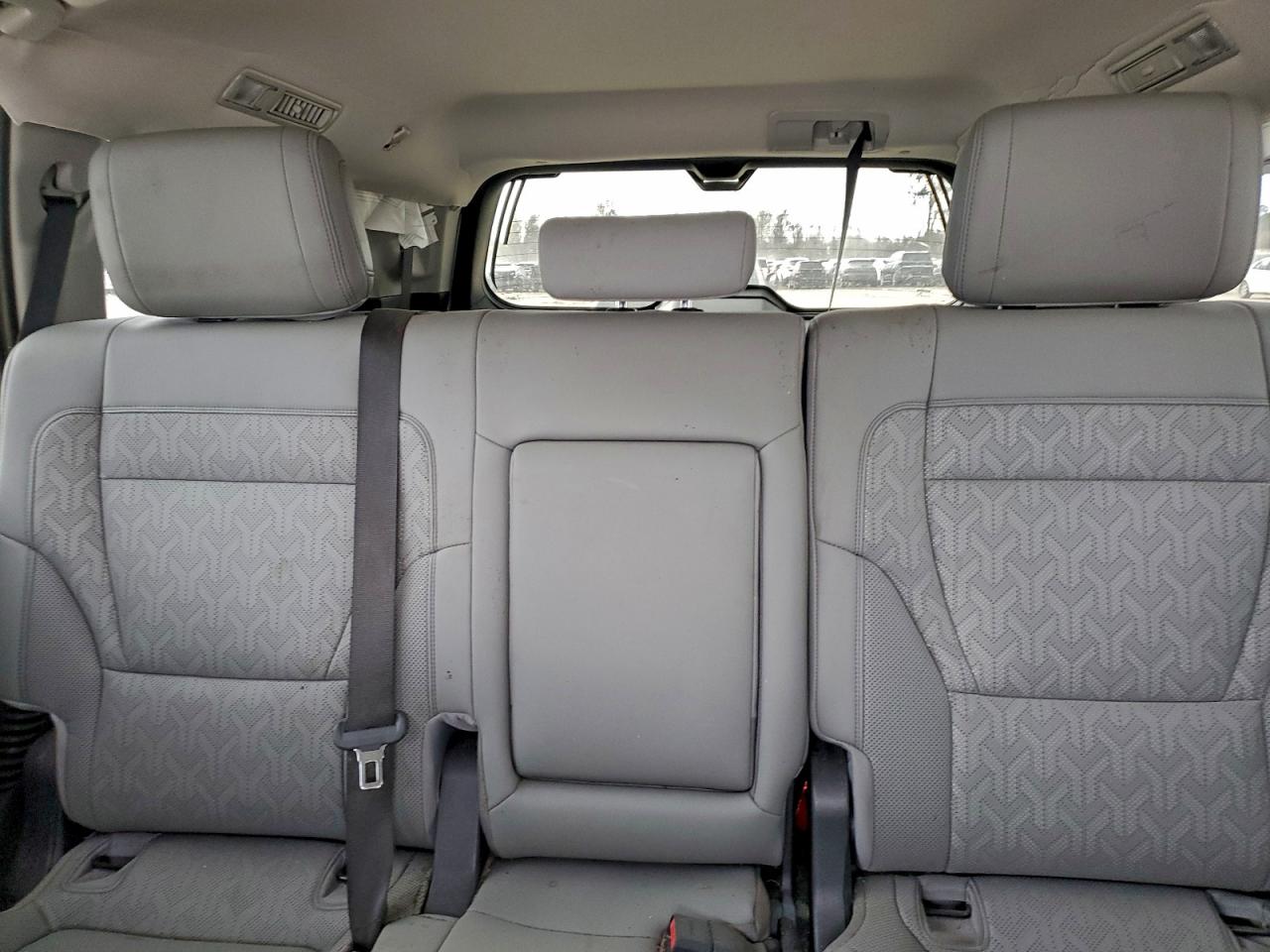 Toyota Sequoia Sr5 Image 5