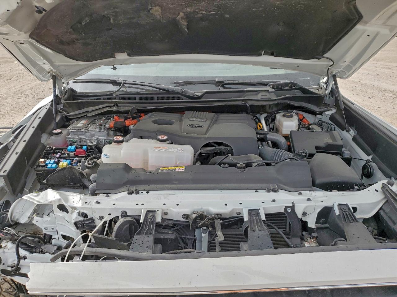 Toyota Sequoia Sr5 Image 13