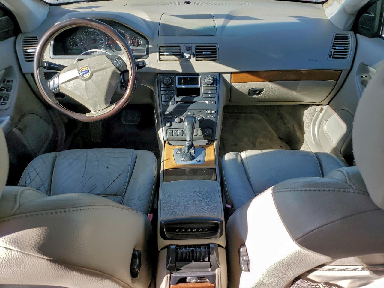 Volvo XC90 V8 Image 6