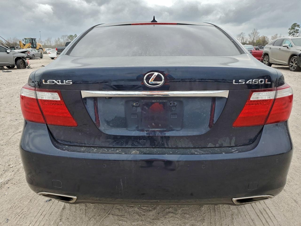 Lexus LS 460l Image 7
