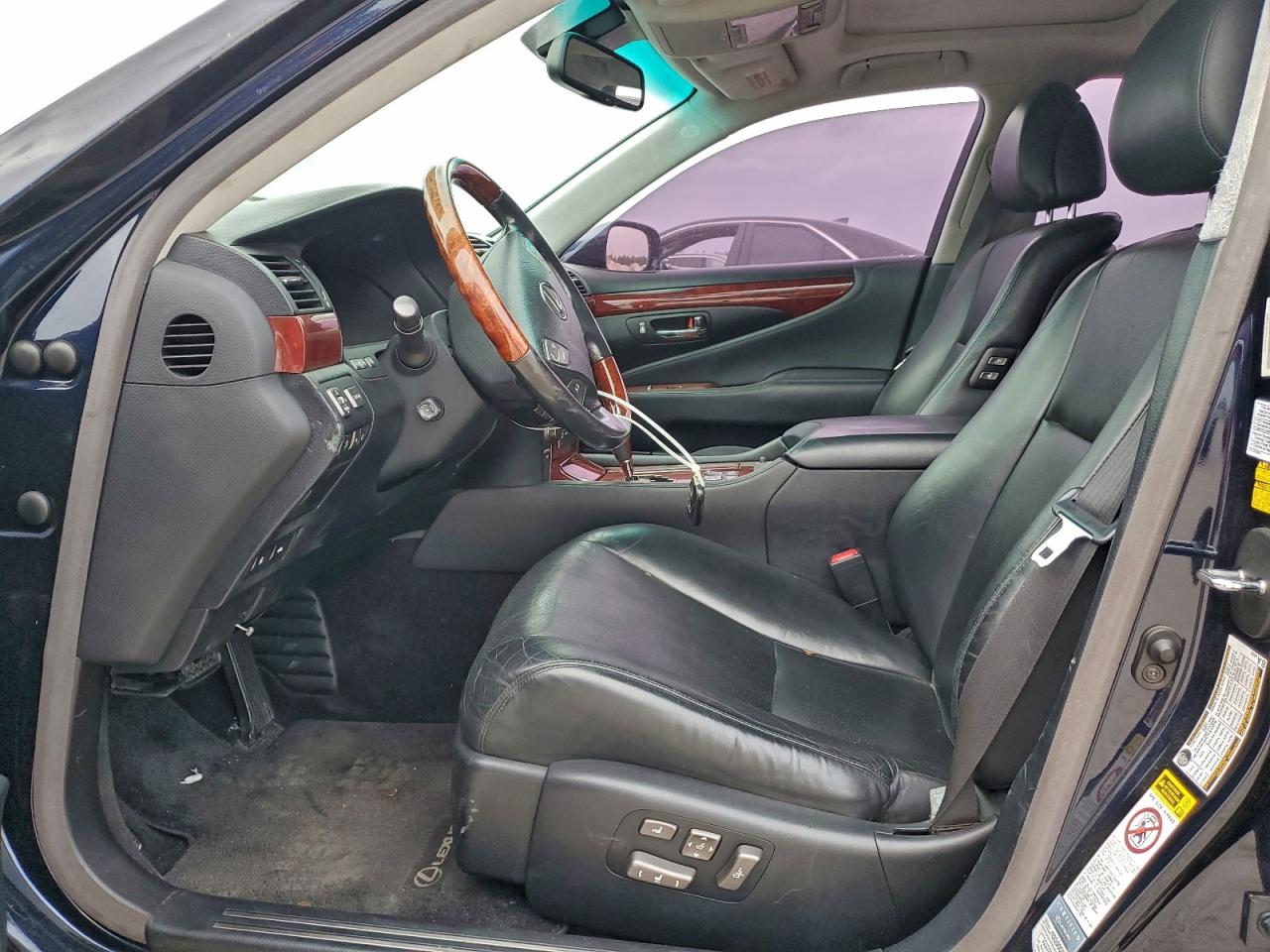 Lexus LS 460l Image 12