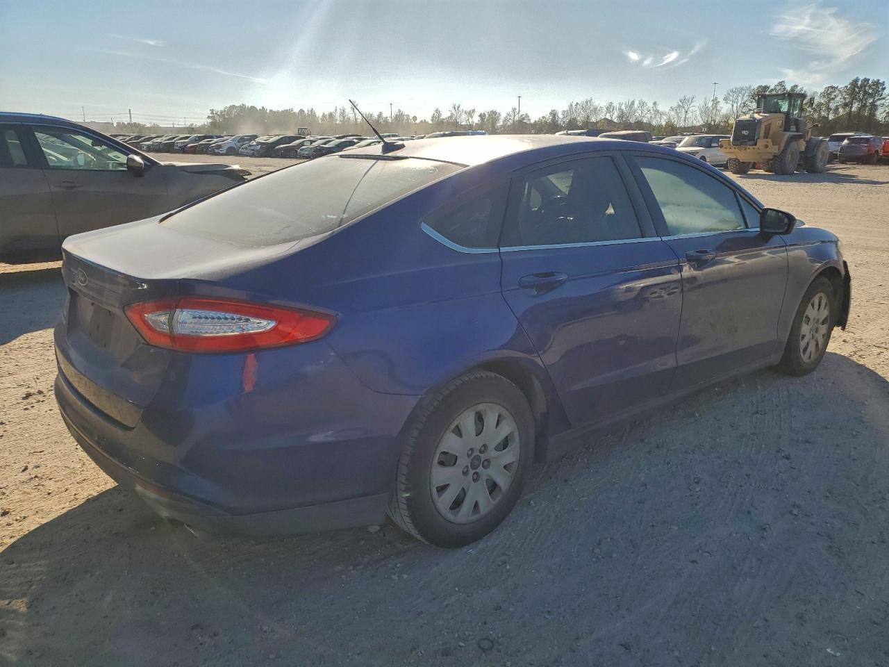 Ford Fusion S Image 9