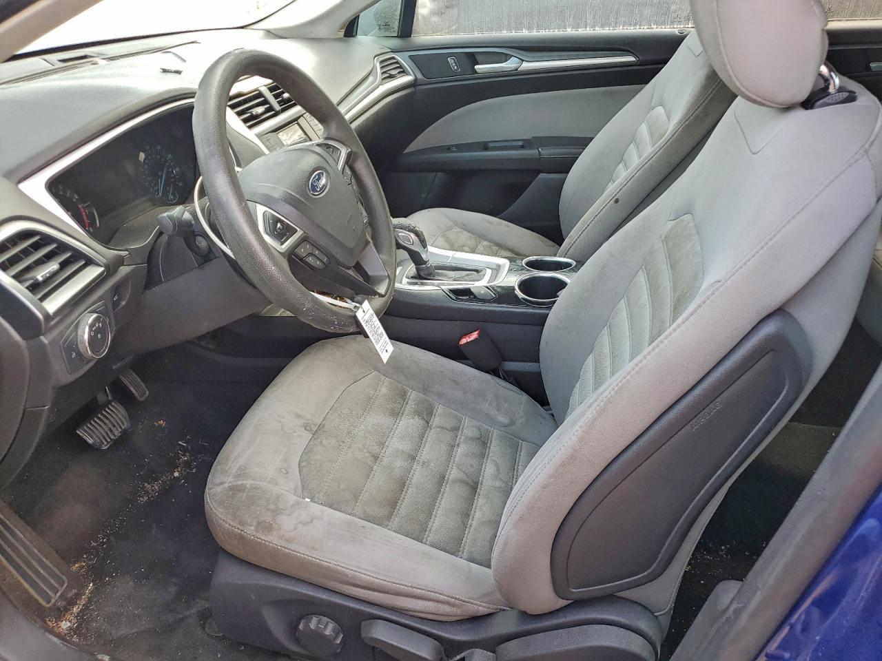 Ford Fusion S Image 11