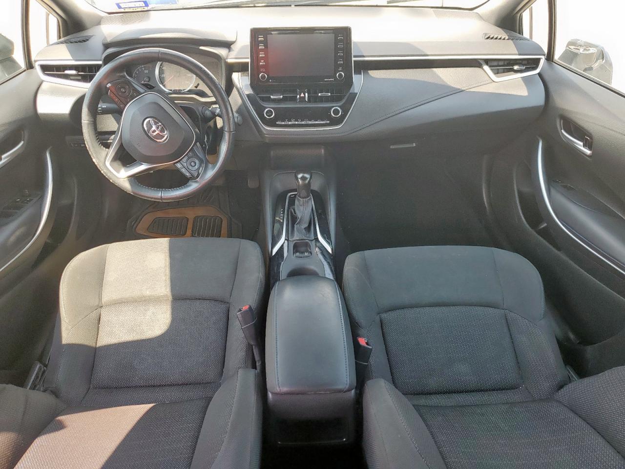 Toyota Corolla Se Image 4