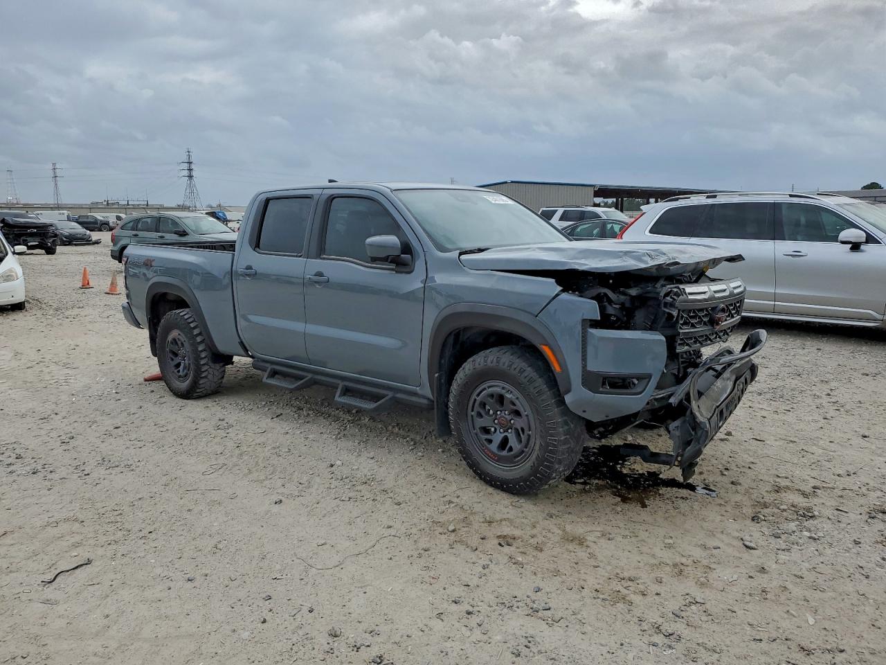 Nissan Frontier Sv Image 10