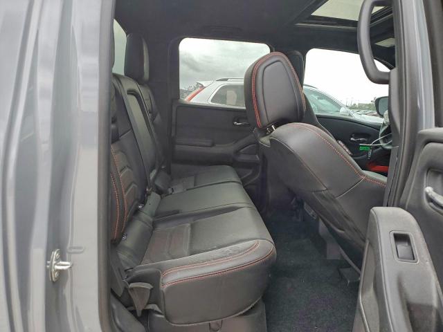 Nissan Frontier Sv Image 9